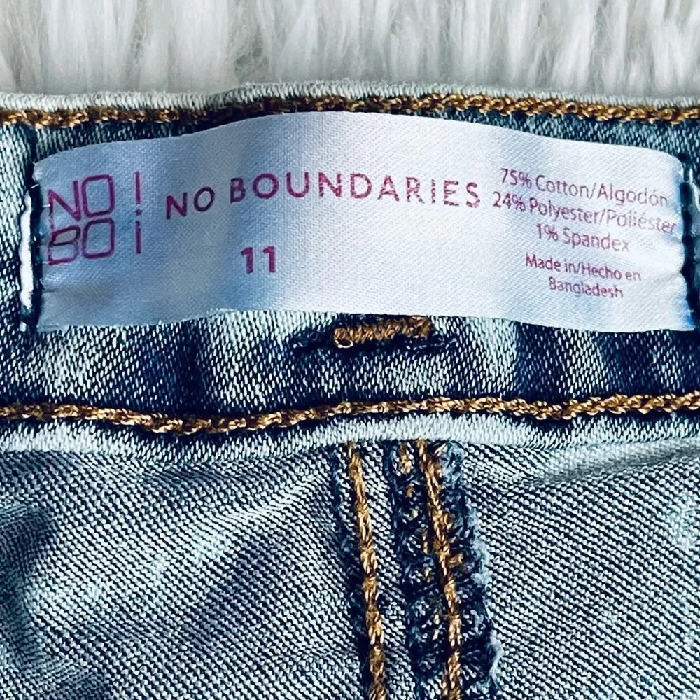 EUC No Boundaries High Waisted Acid Wash Denim Jean Shorts 11 - Picture 13 of 16